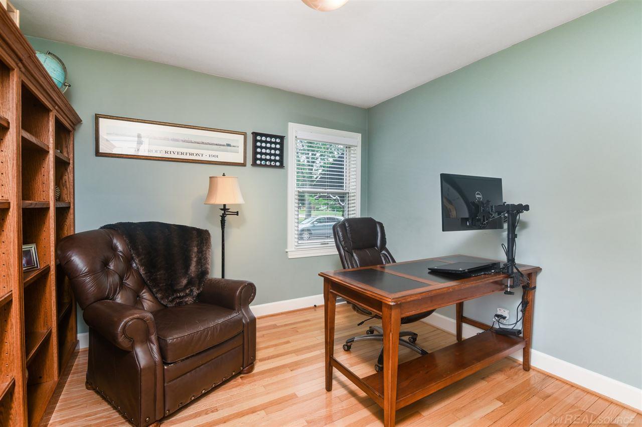 1684 Hawthorne Road Grosse Pointe Woods, MI 48236 - Photo 13 of 29