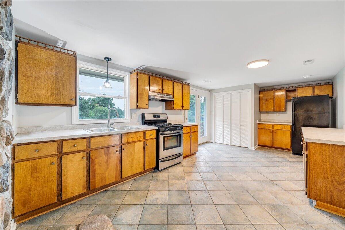 433 Kent Road Wirtz, VA 24184 - Photo 11 of 35 06-MIB07294