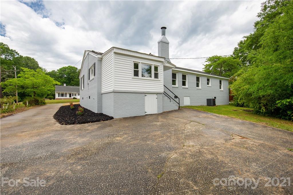 613 Gillsbrook Road Lancaster, SC 29720 - Photo 14 of 32 Gallery Image 14
