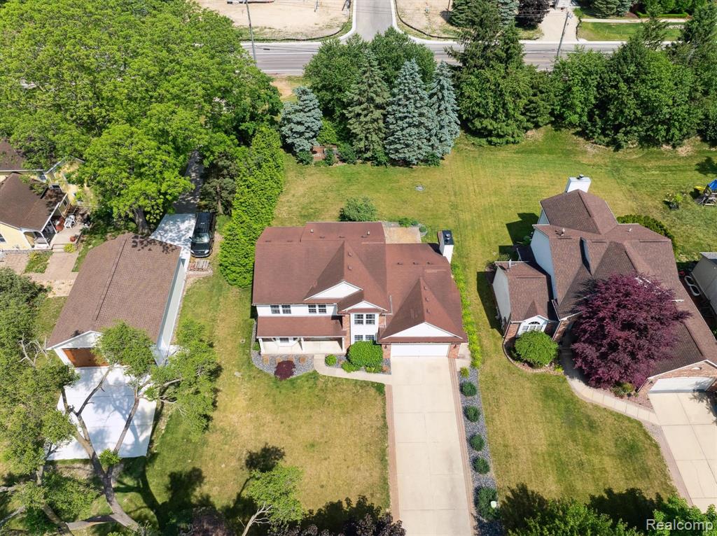 1430 Lee Wood Ridge Road Walled Lake, MI 48390 - Photo 54 of 58 Gallery Image 54