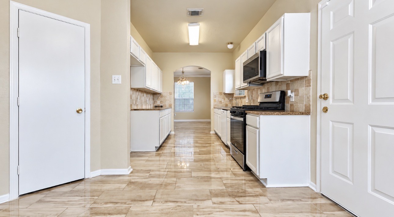 11415 Almeda Genoa Road Houston, TX 77034 - Photo 12 of 32 Gallery Image 12
