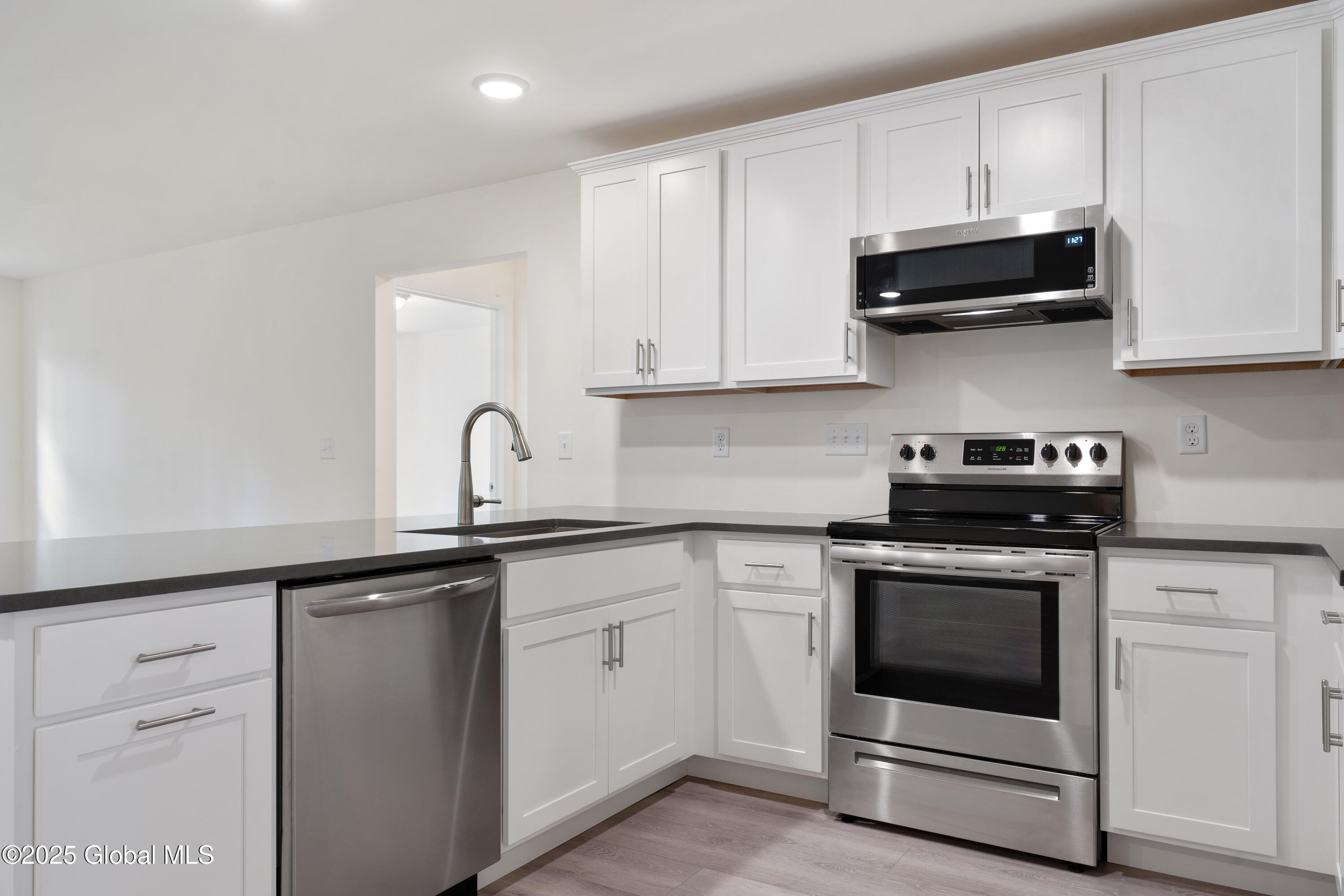 119 Carriage Loop Rotterdam, NY 12306 - Photo 6 of 21 23 Arcadia Print-8