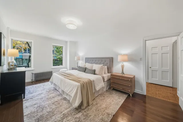 $695,000 | 2912 North Commonwealth Avenue, Unit 1A, Chicago, IL 60657