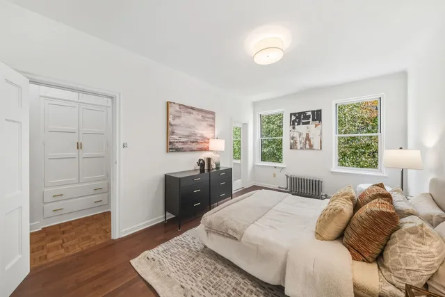 $695,000 | 2912 North Commonwealth Avenue, Unit 1A, Chicago, IL 60657