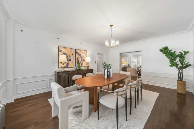 $695,000 | 2912 North Commonwealth Avenue, Unit 1A, Chicago, IL 60657