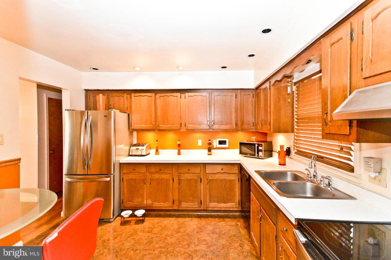 2001 Arona Road Fort Washington, MD 20744 - Photo 10 of 29 Kitchen