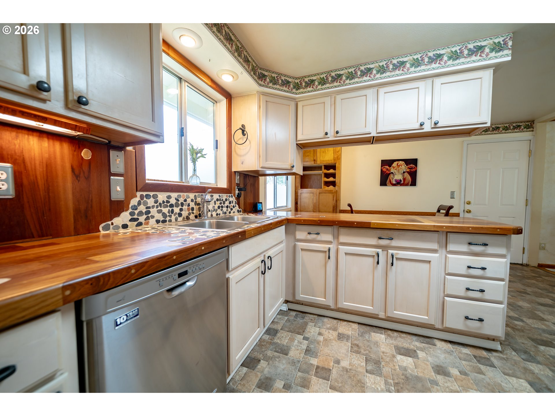 6776 Rochester Street Northeast Salem, OR 97305 - Photo 9 of 45 Gallery Image 9