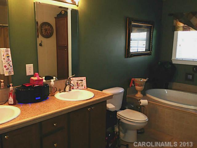 4614 Locklyn Road Waxhaw, NC 28173 - Photo 8 of 16 Gallery Image 8