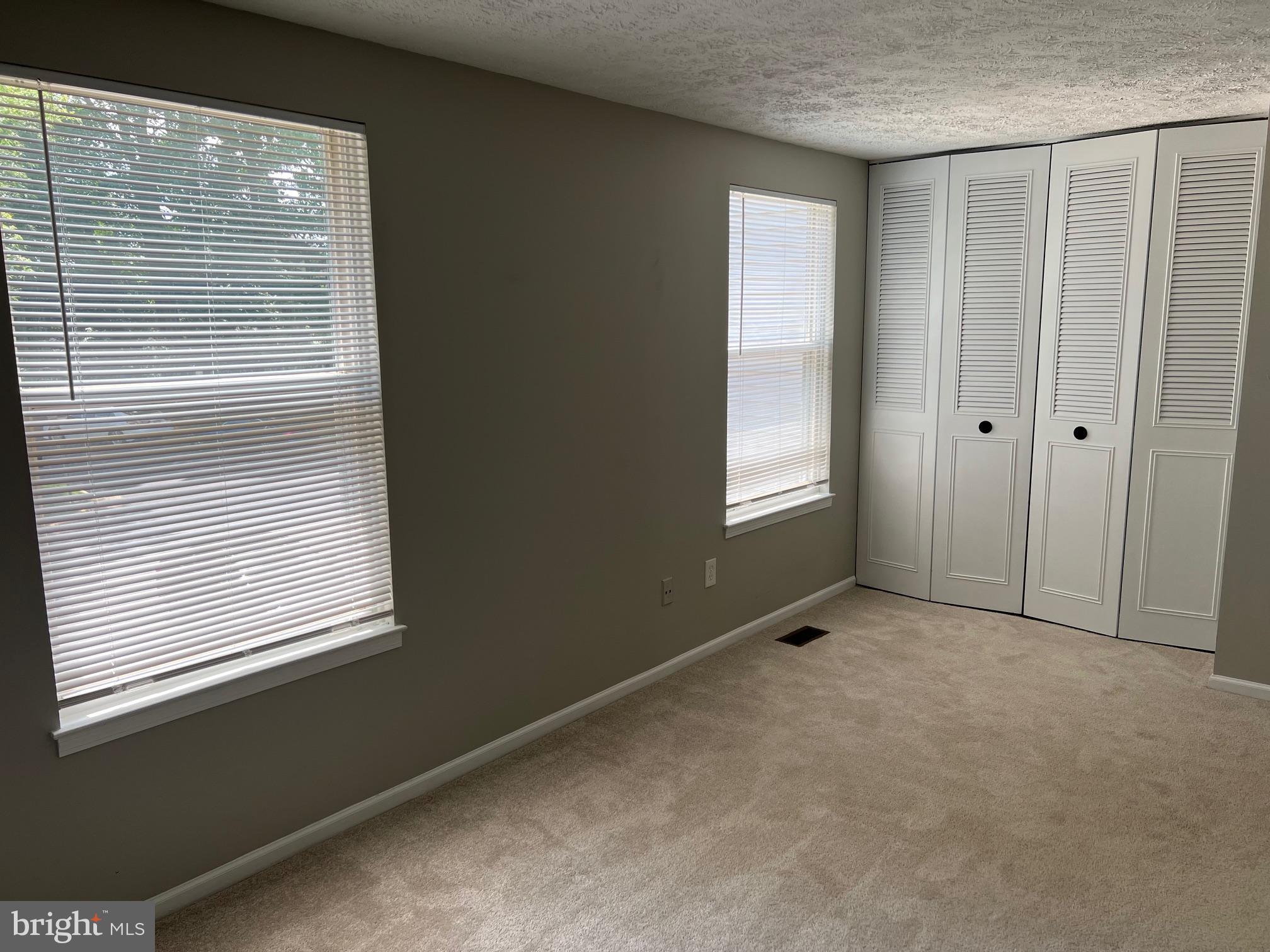 14582 Olde Kent Road Centreville, VA 20120 - Photo 4 of 22