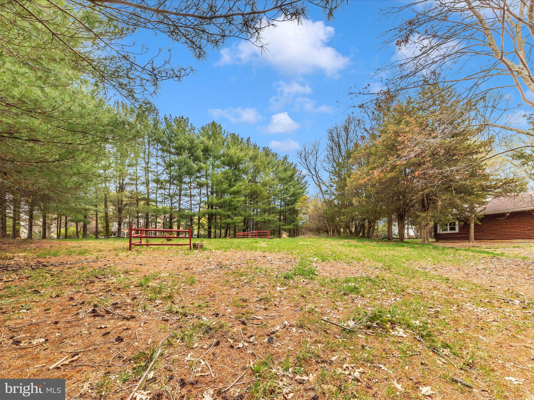 9513 Huntmaster Road Gaithersburg, MD 20882 - Photo 49 of 51 a view of a yard with a house