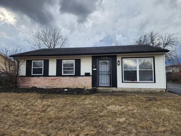 $179,900 | 17216 Peach Grove Lane, Hazel Crest, IL 60429