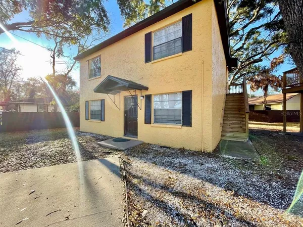 $1,300 | 3826 Lakeshore Drive, Unit B, Tampa, FL 33604