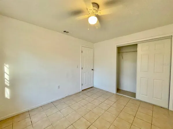 $1,300 | 3826 Lakeshore Drive, Unit B, Tampa, FL 33604