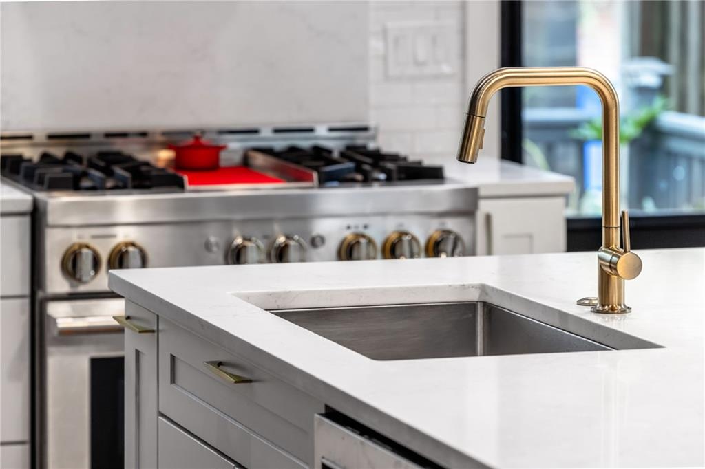 720 Ivy Street Pittsburgh, PA 15232 - Photo 18 of 50 a close view of sink and tap