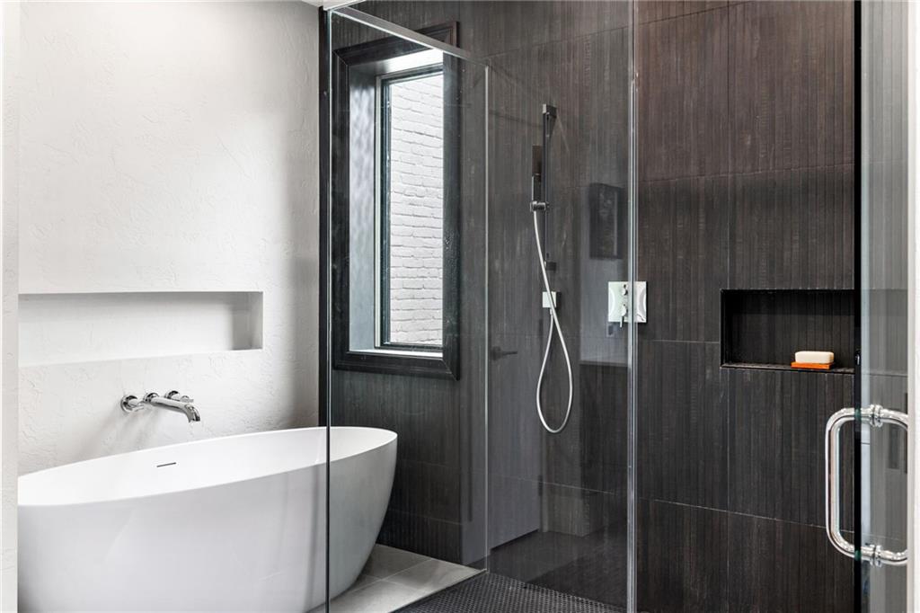 720 Ivy Street Pittsburgh, PA 15232 - Photo 32 of 50 a bathroom with a bathtub and shower