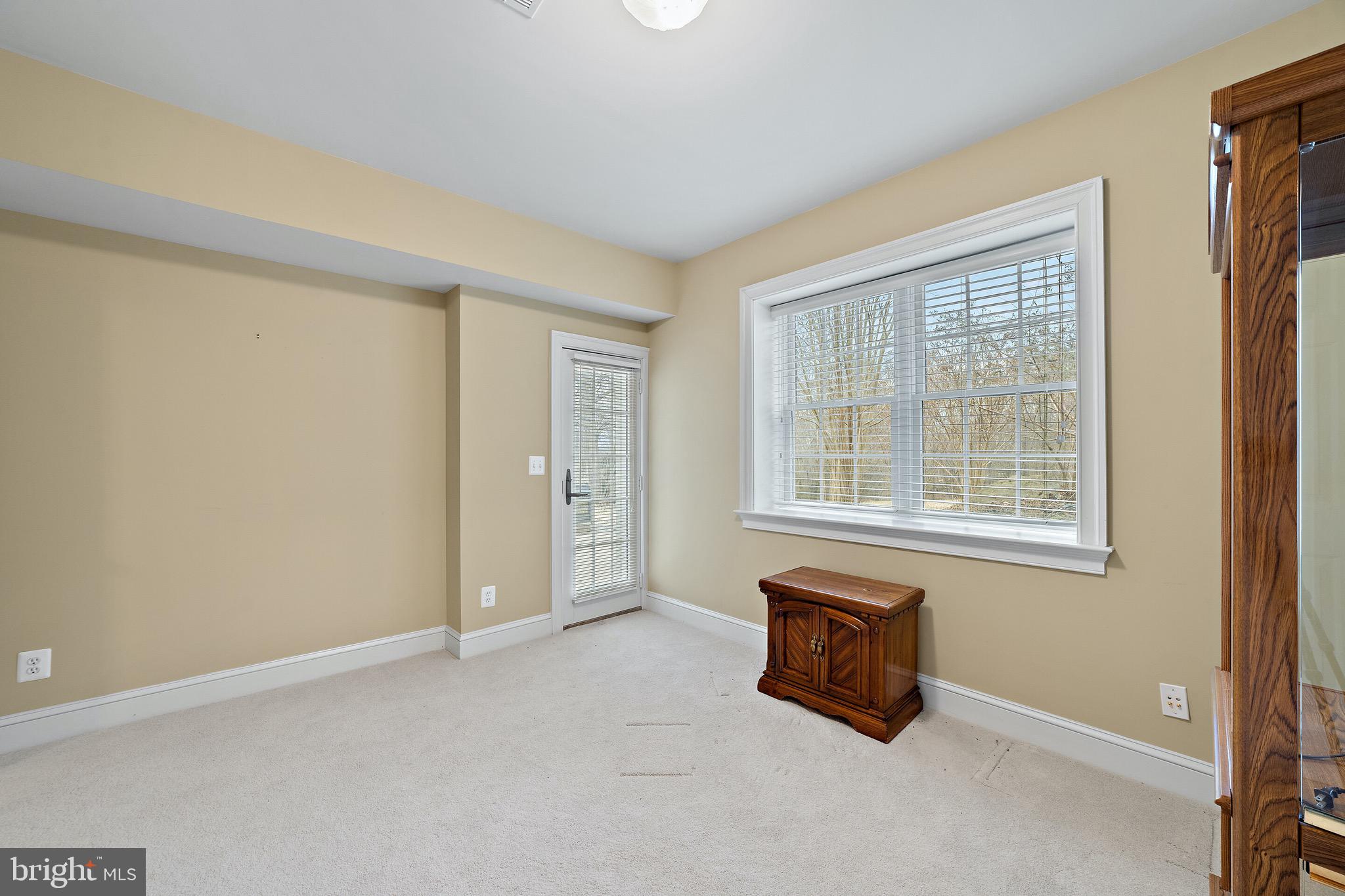 5462 Free State Road Marshall, VA 20115 - Photo 29 of 58 an empty room with windows