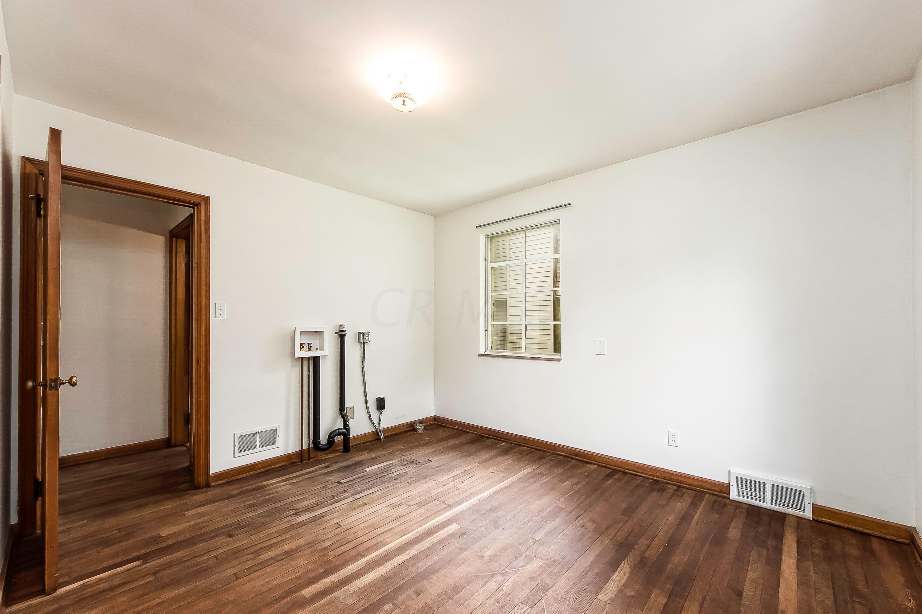 1885 Snouffer Road Columbus, OH 43085 - Photo 12 of 29 Gallery Image 12