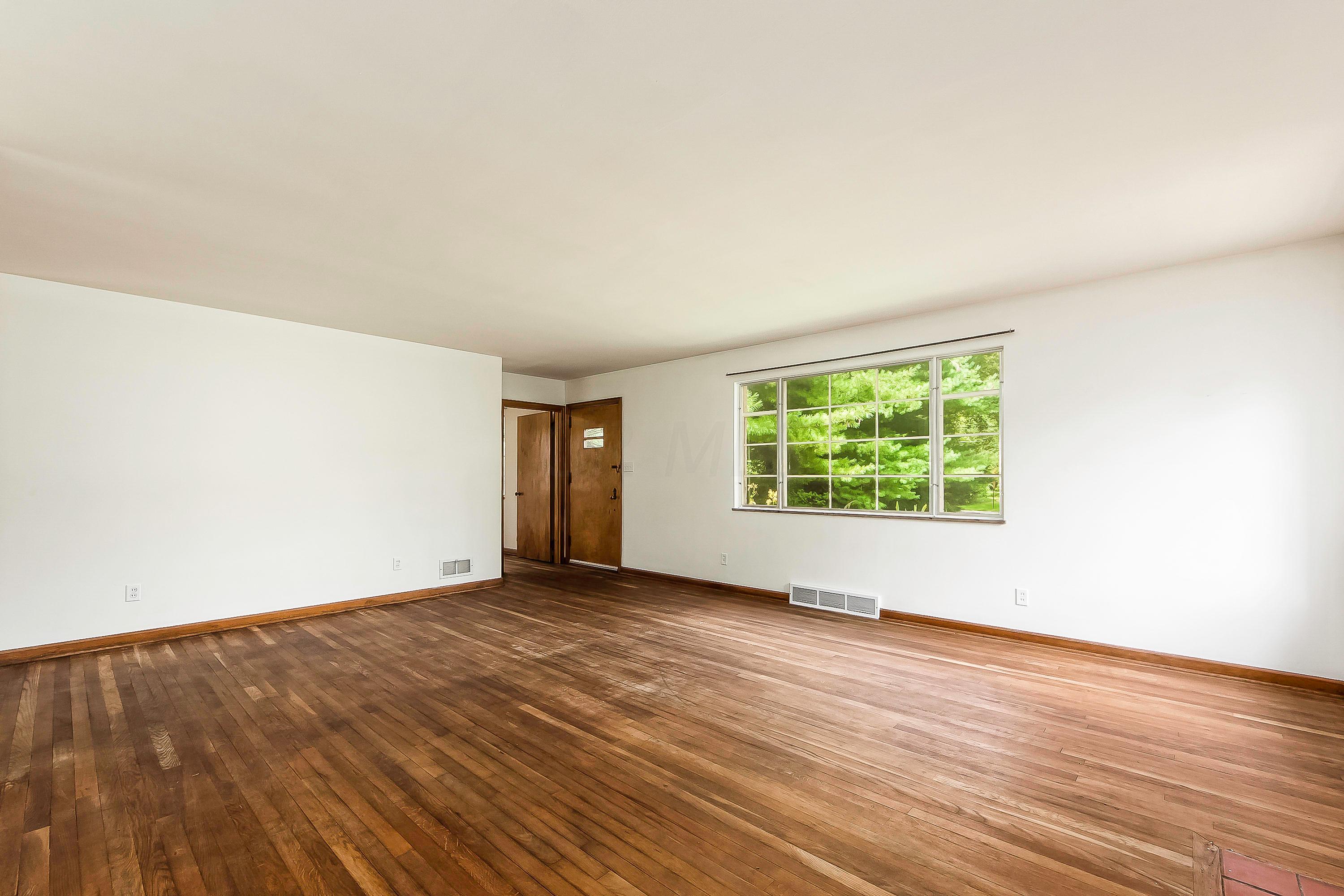 1885 Snouffer Road Columbus, OH 43085 - Photo 4 of 29 Gallery Image 4