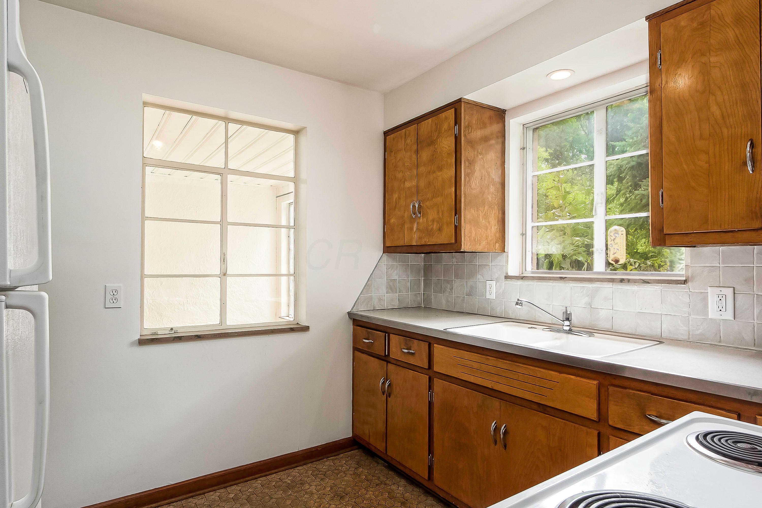 1885 Snouffer Road Columbus, OH 43085 - Photo 10 of 29 Gallery Image 10