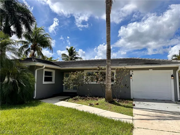 $2,900 | 6187 Island Park Court, Fort Myers, FL 33908