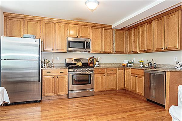 58 Mishawum Road, Unit 3 Woburn, MA 01801 - Photo 1 of 28 Gallery Image 1