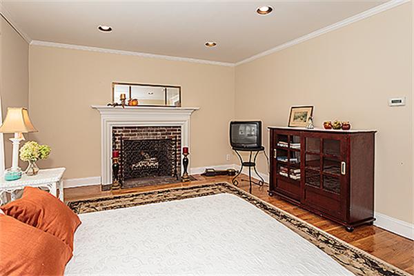 58 Mishawum Road, Unit 3 Woburn, MA 01801 - Photo 15 of 28 Gallery Image 15