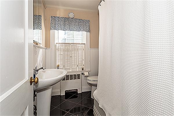 58 Mishawum Road, Unit 3 Woburn, MA 01801 - Photo 16 of 28 Gallery Image 16