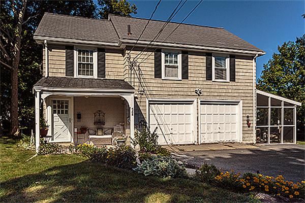 58 Mishawum Road, Unit 3 Woburn, MA 01801 - Photo 2 of 28 Gallery Image 2