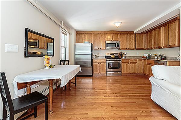 58 Mishawum Road, Unit 3 Woburn, MA 01801 - Photo 3 of 28 Gallery Image 3