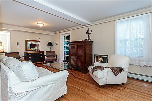 58 Mishawum Road, Unit 3 Woburn, MA 01801 - Photo 5 of 28 Gallery Image 5
