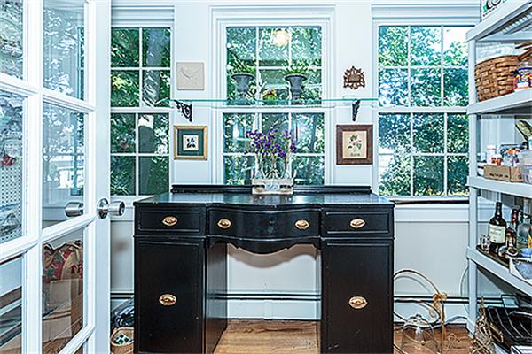 58 Mishawum Road, Unit 3 Woburn, MA 01801 - Photo 10 of 28 Gallery Image 10