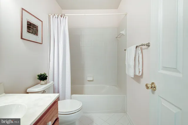 $450,000 | 327 Rockmeade Drive, Wilmington, DE 19810