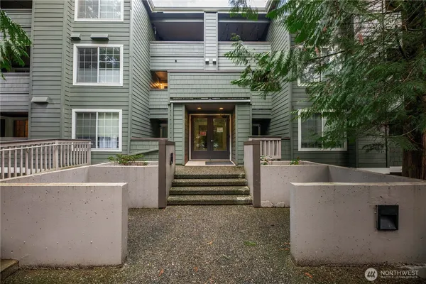 $325,000 | 15433 Country Club Drive, Unit F211, Mill Creek, WA 98012