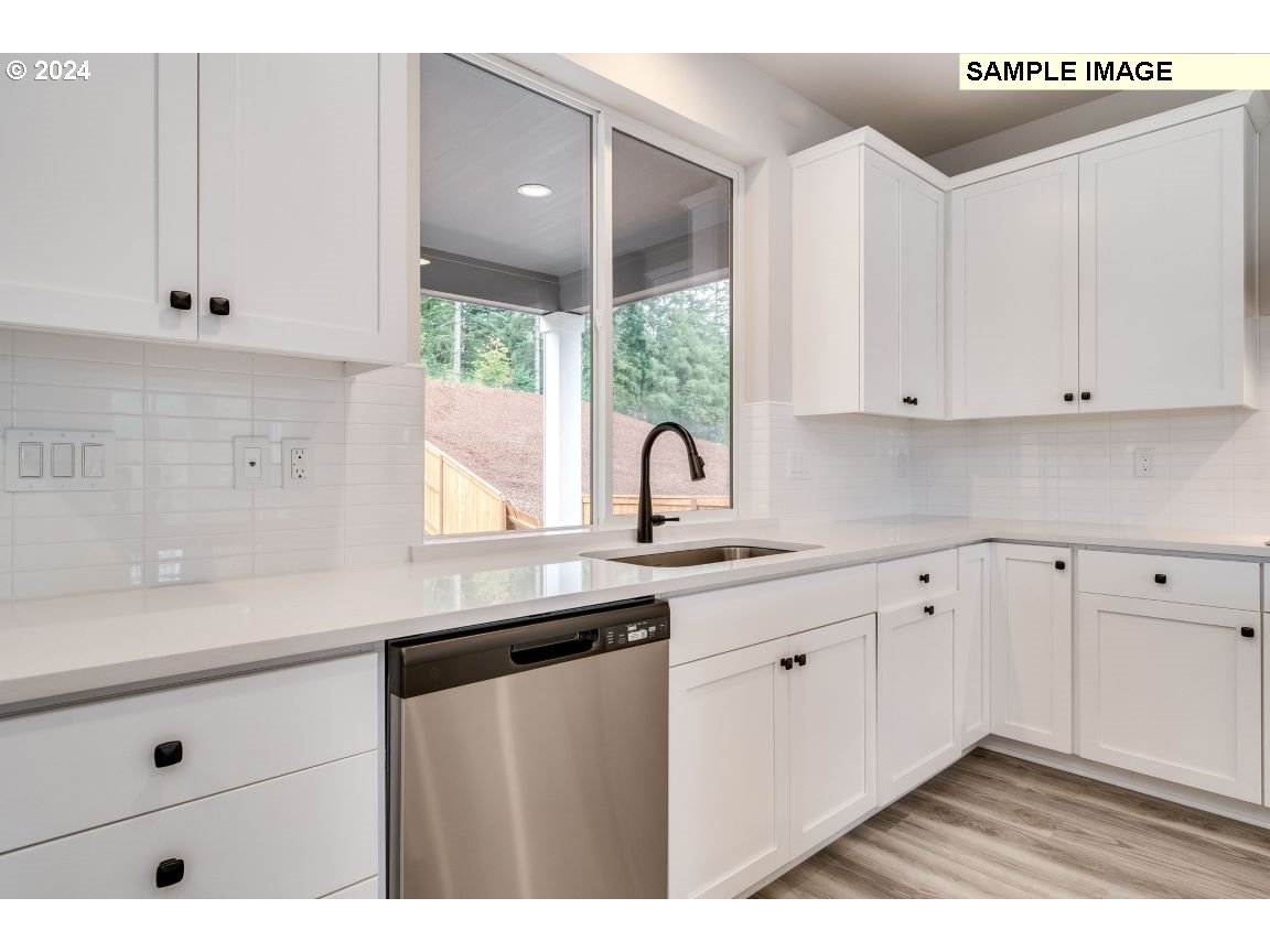 2148 Northeast Ridge Run Lane Estacada, OR 97023 - Photo 8 of 24 Kitchen