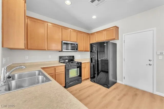 $2,000 | 2105 Turtle Beach Avenue, North Las Vegas, NV 89081