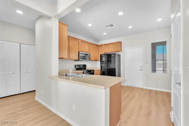 $2,000 | 2105 Turtle Beach Avenue, North Las Vegas, NV 89081