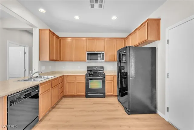 $2,000 | 2105 Turtle Beach Avenue, North Las Vegas, NV 89081