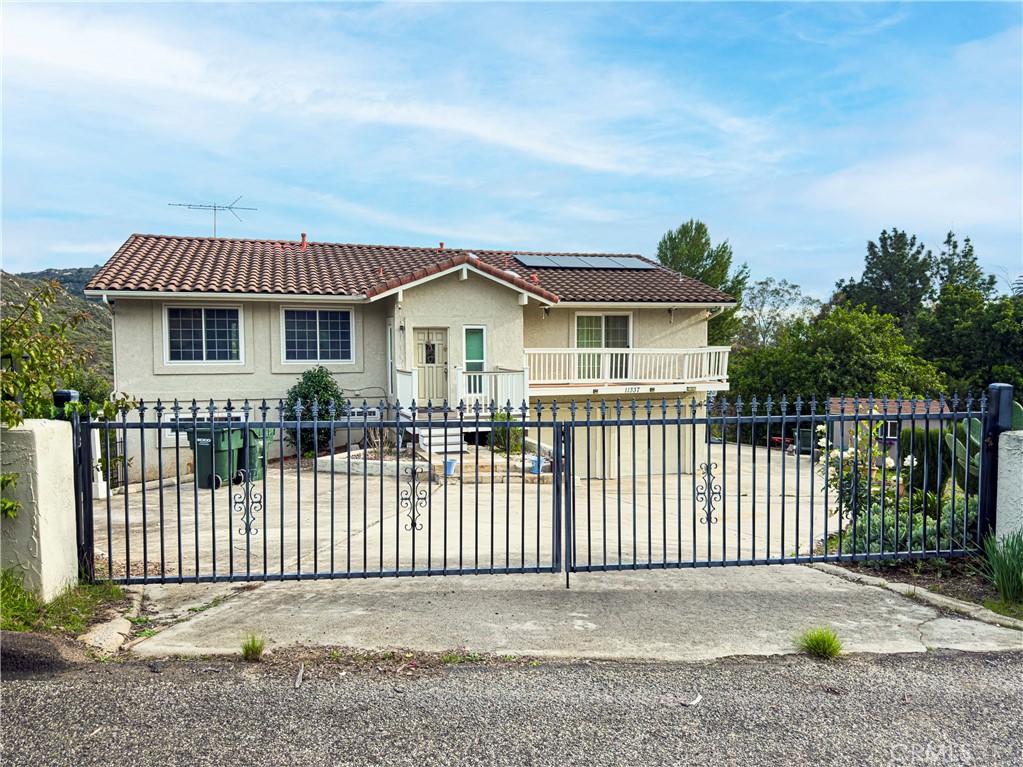 11337 Caprice Place Escondido, CA 92026 - Photo 2 of 34