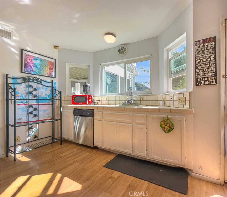 11337 Caprice Place Escondido, CA 92026 - Photo 23 of 34