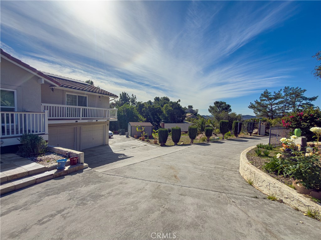 11337 Caprice Place Escondido, CA 92026 - Photo 4 of 34