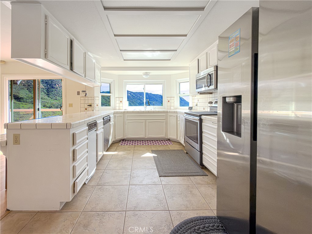 11337 Caprice Place Escondido, CA 92026 - Photo 9 of 34