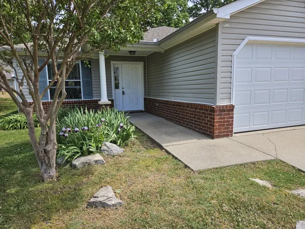 $2,050 | 912 7 Oaks Boulevard, Smyrna, TN 37167