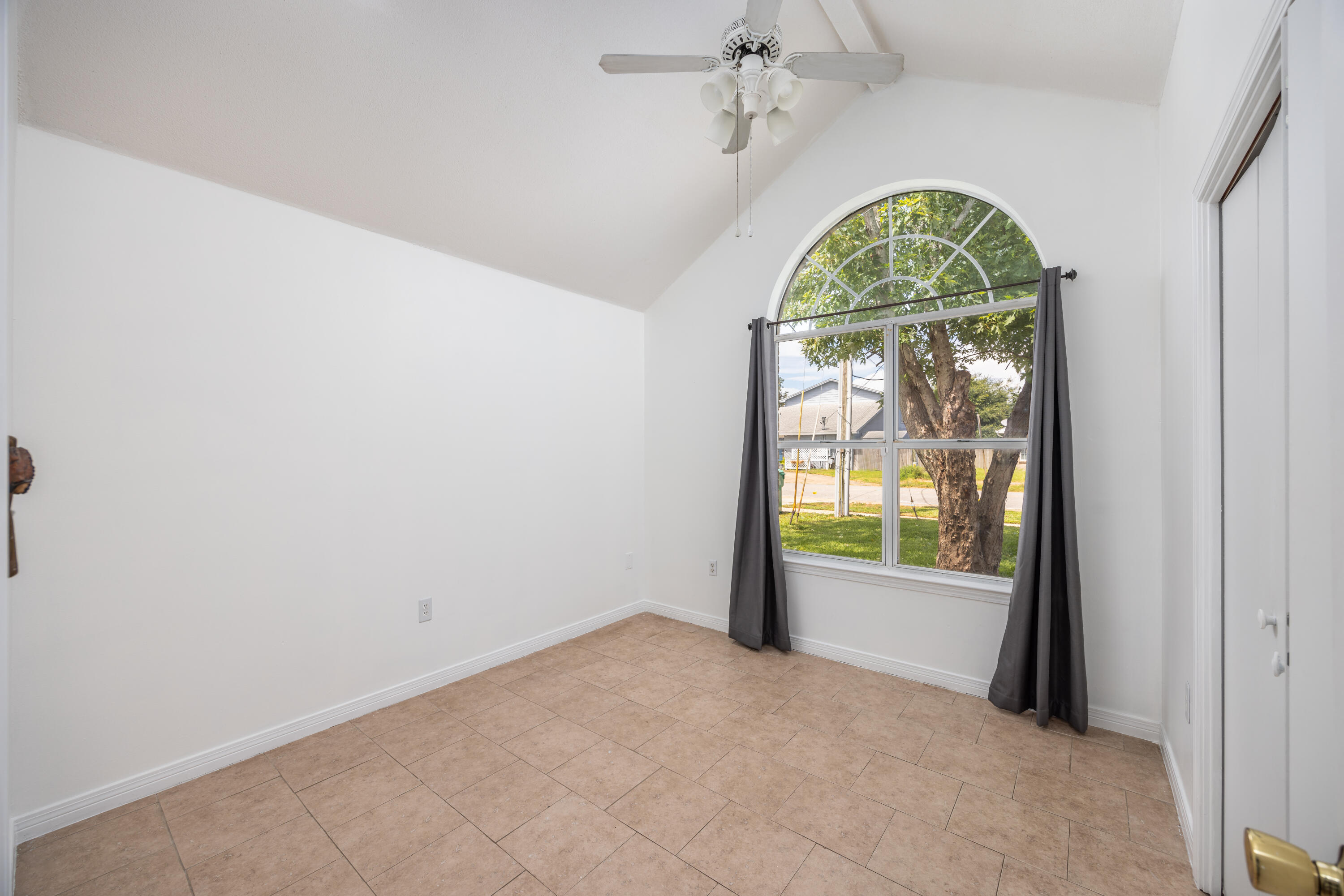 39 Pine Ridge Trace Destin, FL 32541 - Photo 18 of 42 an empty room with windows