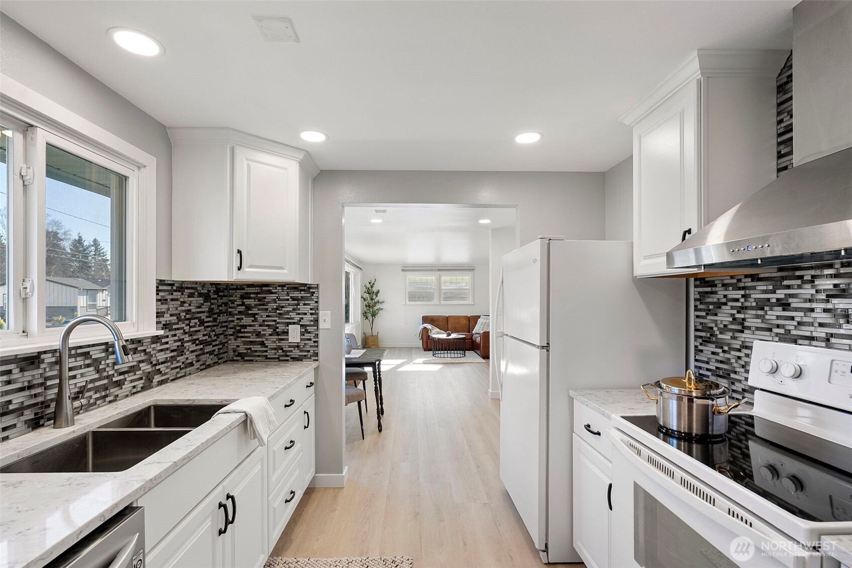 3021 Crane Avenue Bremerton, WA 98310 - Photo 6 of 23