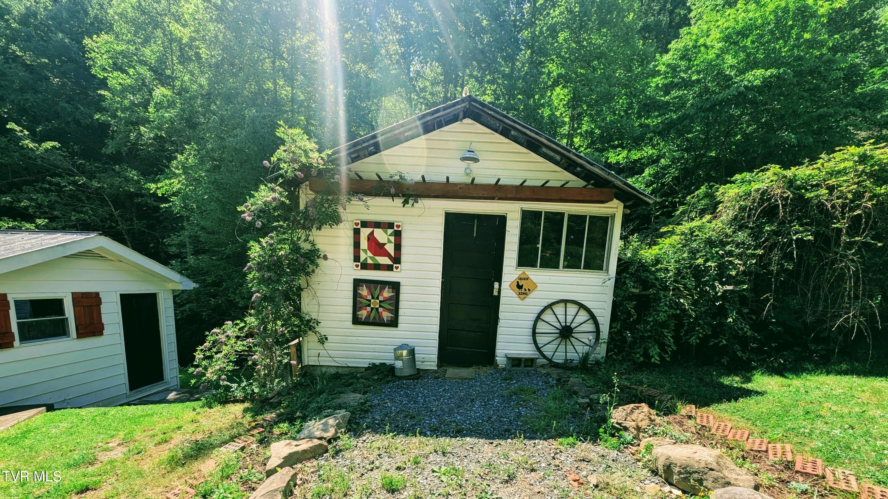 3058 Aily Road Dante, VA 24237 - Photo 6 of 54 1000022479