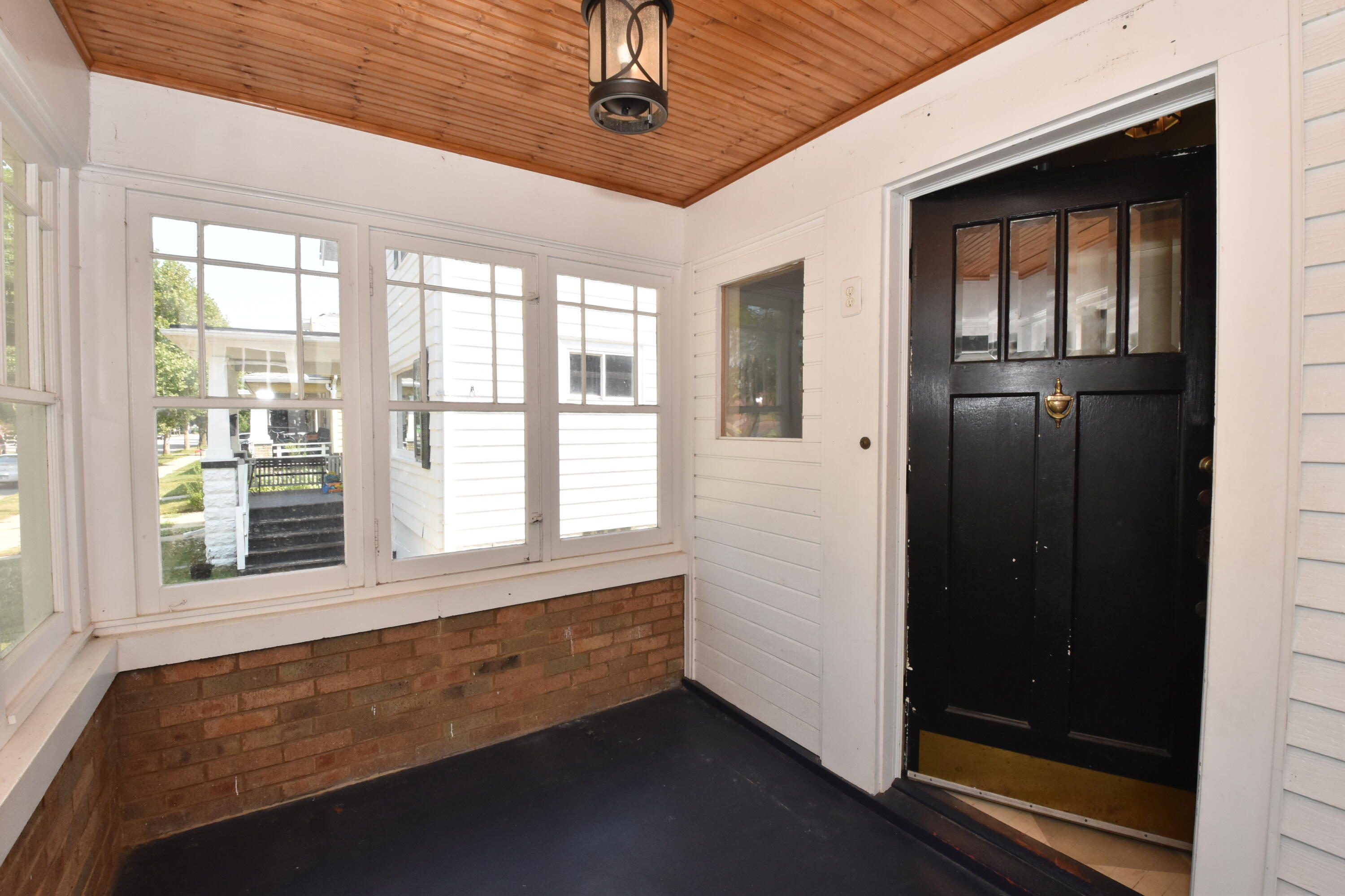 1025 Arthur Avenue Racine, WI 53405 - Photo 25 of 49 Front Porch