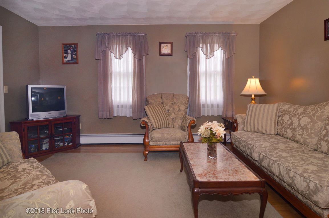 103 Pine Swamp Road Cumberland, RI 02864 - Photo 3 of 35