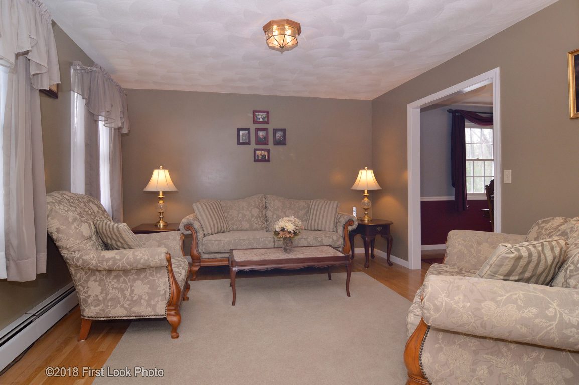 103 Pine Swamp Road Cumberland, RI 02864 - Photo 4 of 35