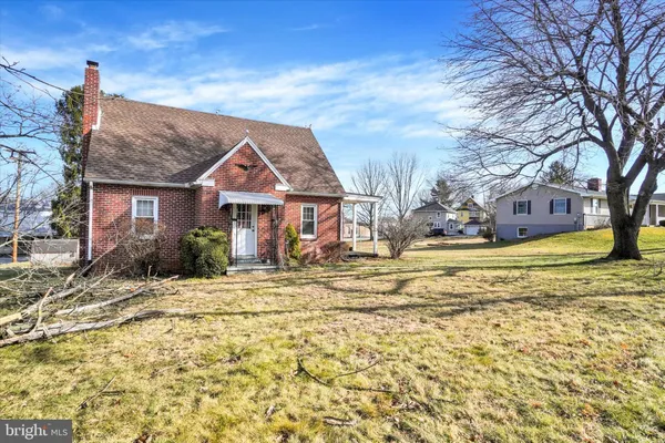 $279,900 | 1527 East Main Street, New Park, PA 17352