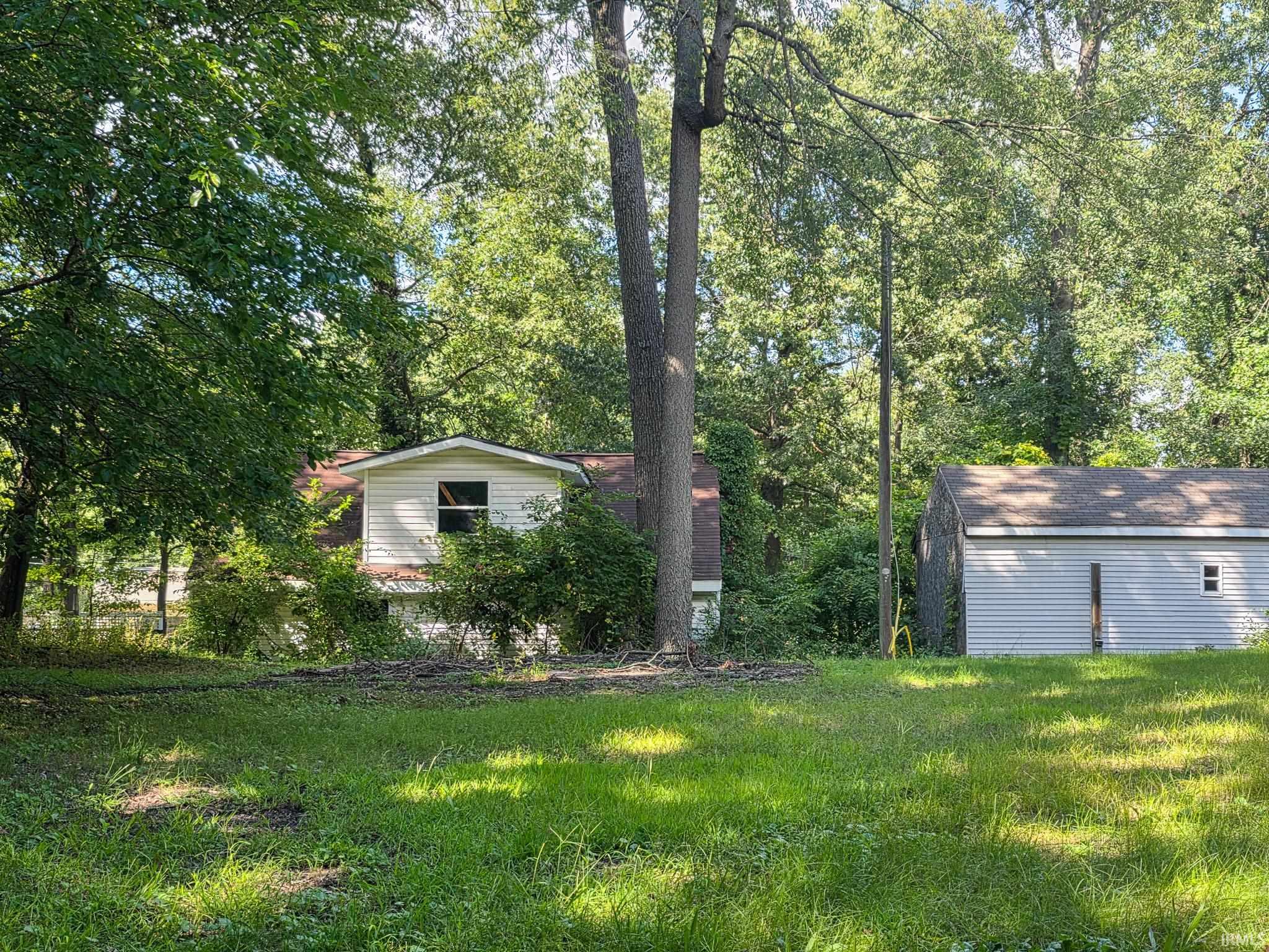51855 East County Line Road Middlebury, IN 46540 - Photo 4 of 17 Gallery Image 4